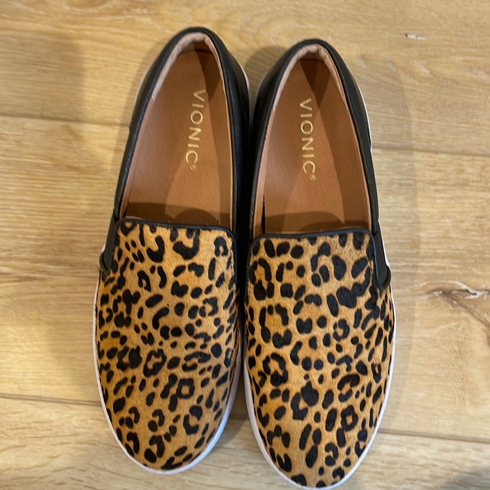 Vionic Demetra Women's Casual Slip-on Sneaker. The classic Midi